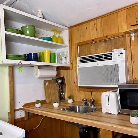 Ambleside Cottage Resort Bobcaygeon 외부 사진