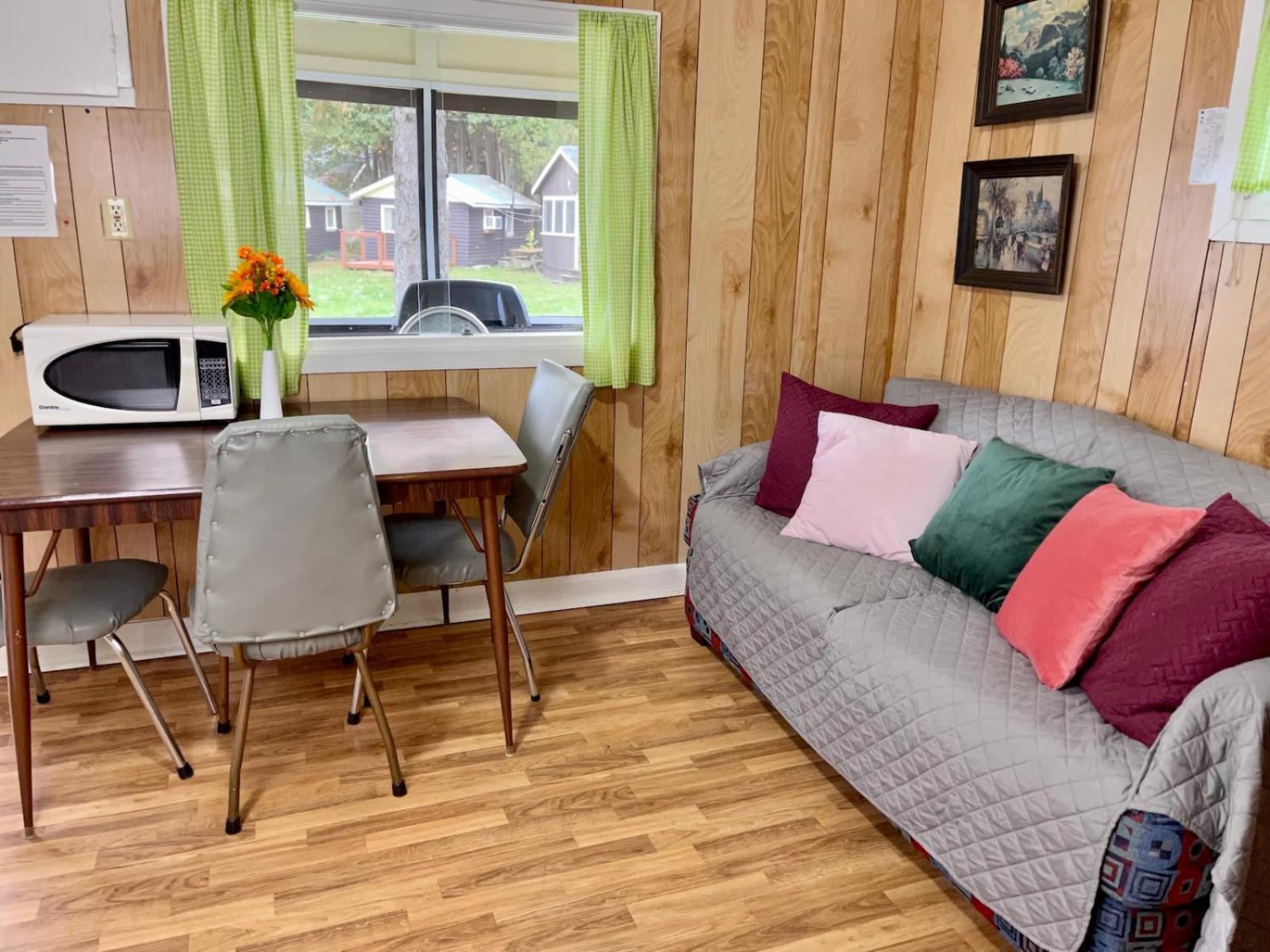 Ambleside Cottage Resort Bobcaygeon 외부 사진