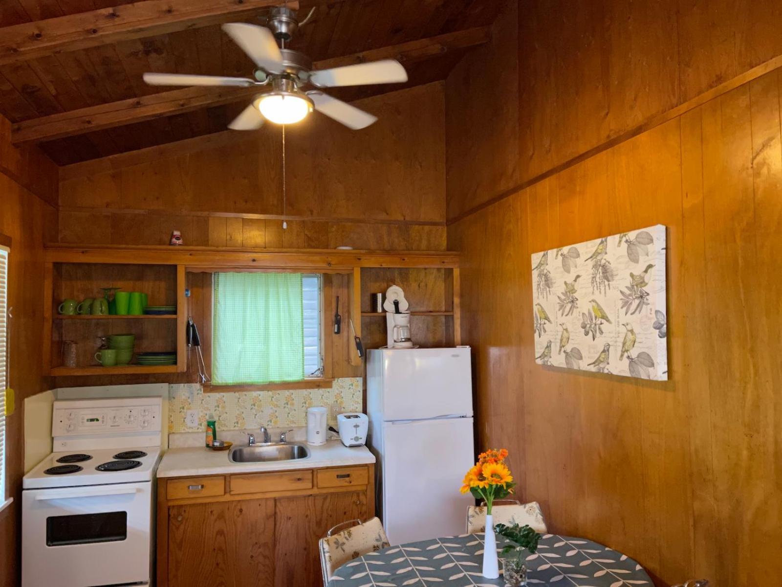 Ambleside Cottage Resort Bobcaygeon 외부 사진