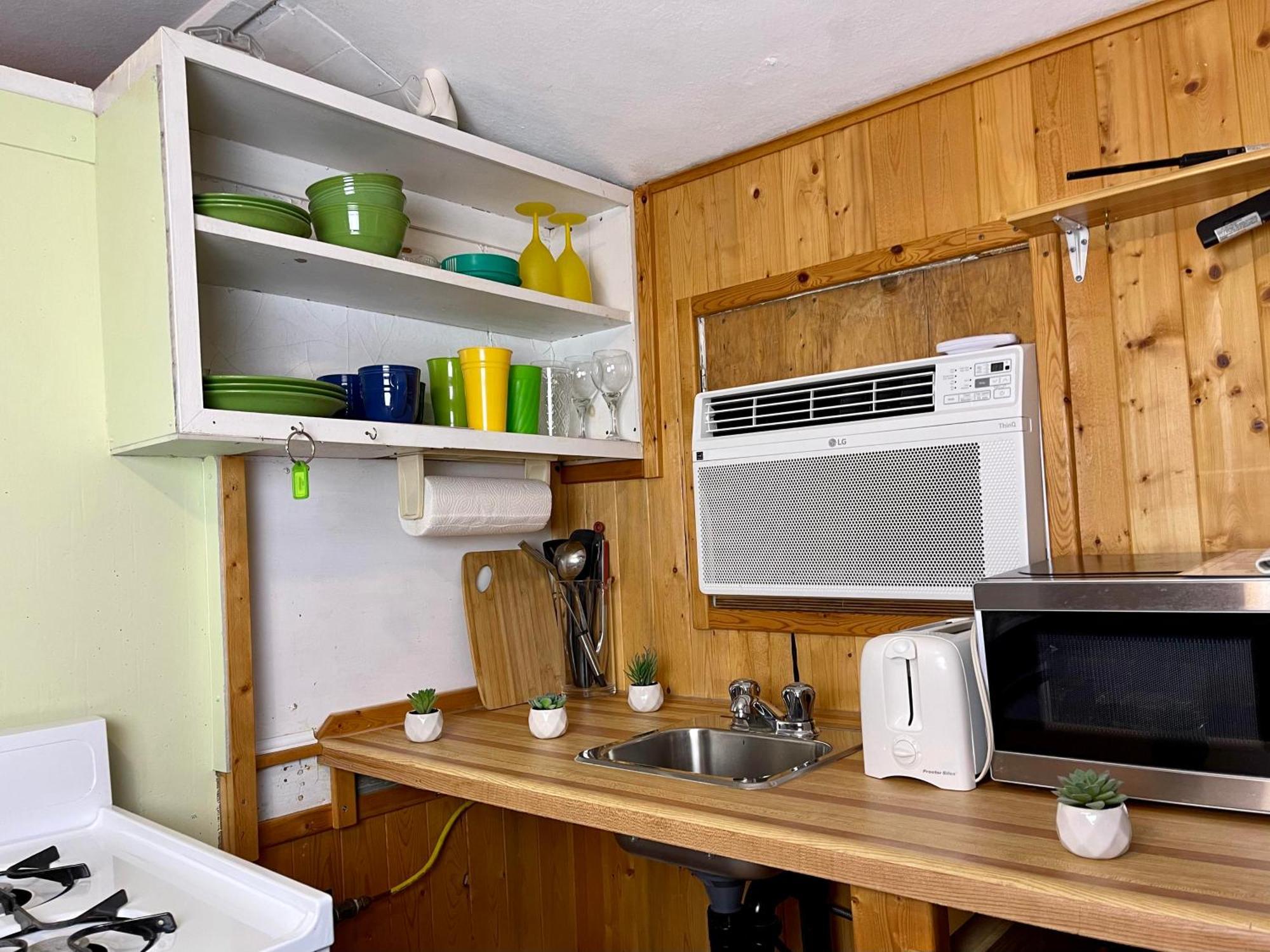 Ambleside Cottage Resort Bobcaygeon 외부 사진