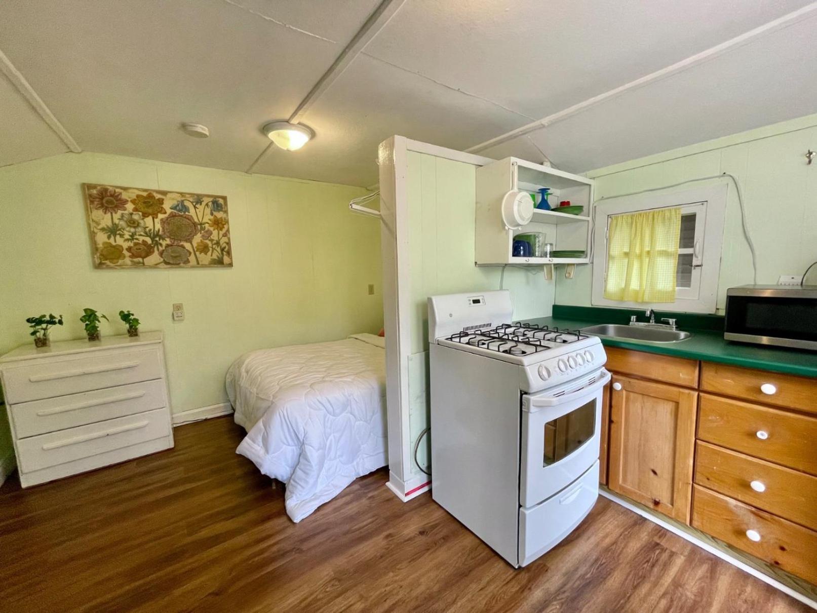 Ambleside Cottage Resort Bobcaygeon 외부 사진