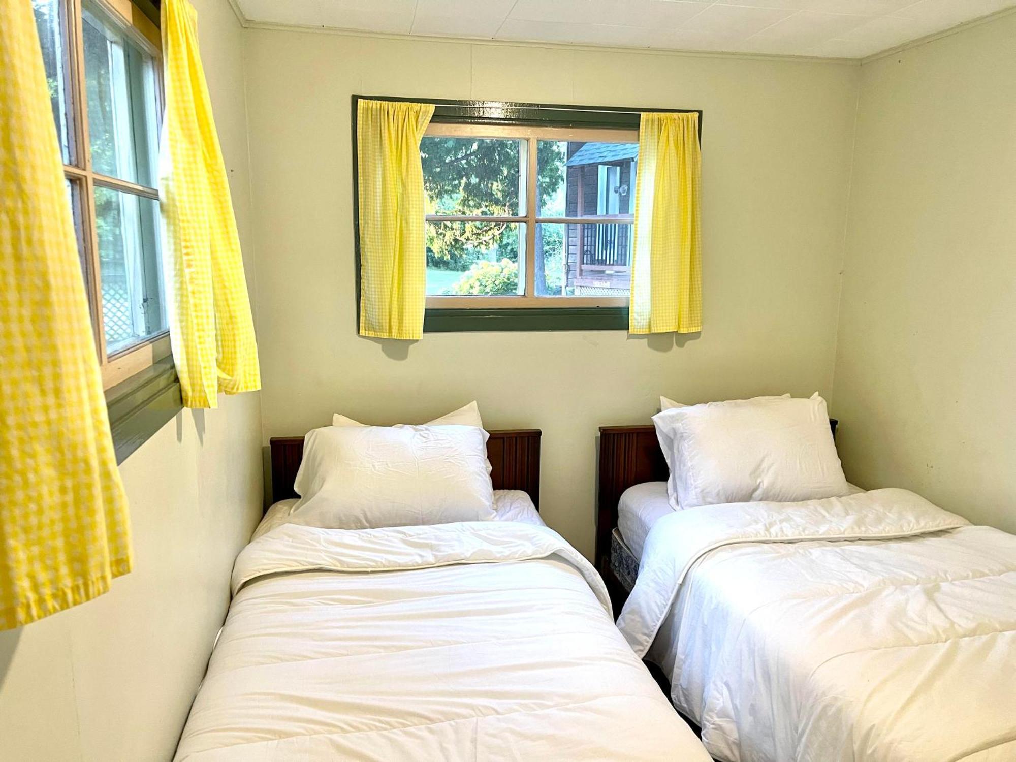 Ambleside Cottage Resort Bobcaygeon 외부 사진