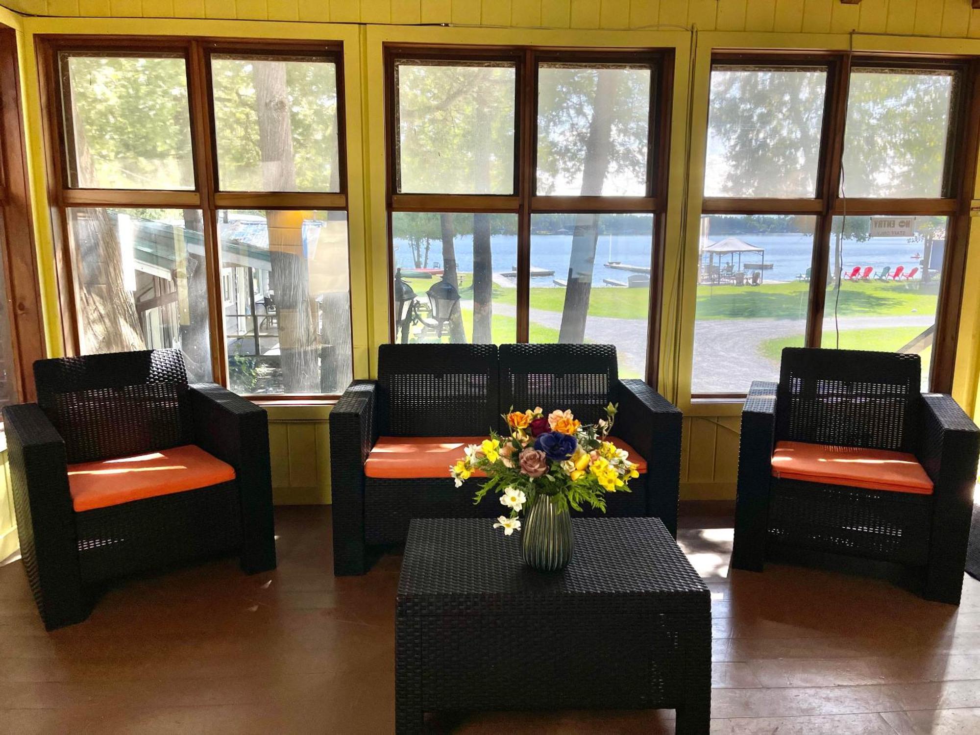 Ambleside Cottage Resort Bobcaygeon 외부 사진