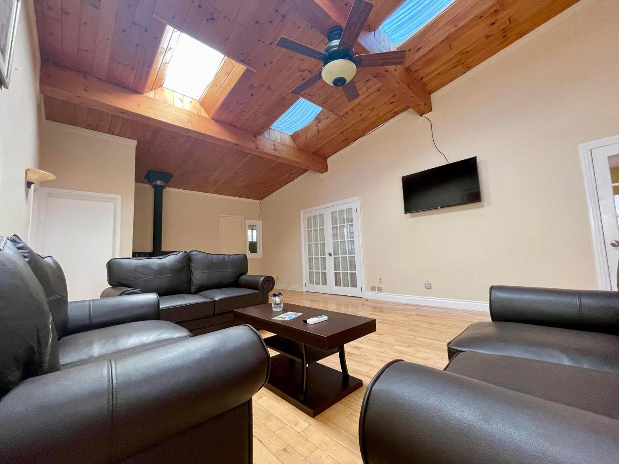Ambleside Cottage Resort Bobcaygeon 외부 사진